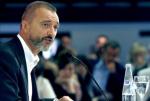 http://img71.xooimage.com/files/c/3/7/arturo-perez-reverte.galeria-2abaed1.jpg